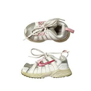 Nike Advantage Lace Up Sneakers Size 5